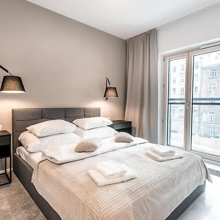 P&o Mennica Iii * Varsavia